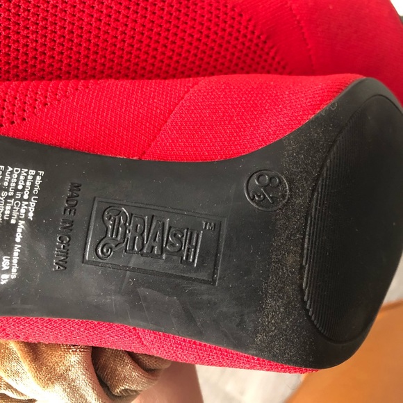 Red Stiletto - Picture 5 of 6